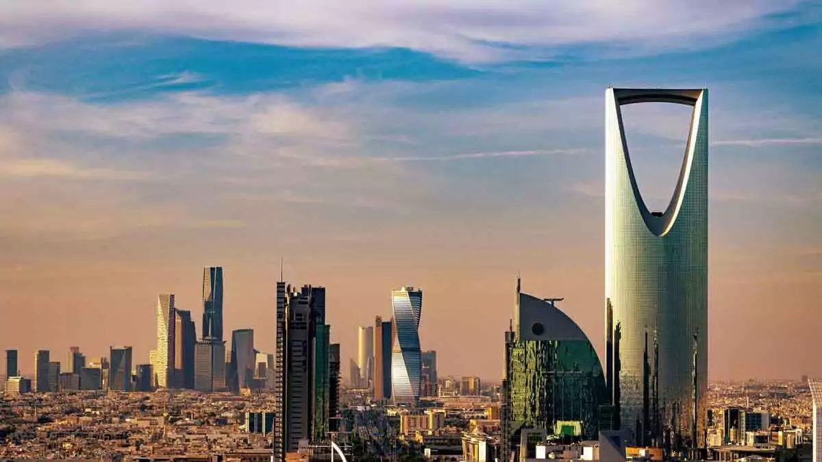 أكثر الدول استثماراً بالسعودية 2024