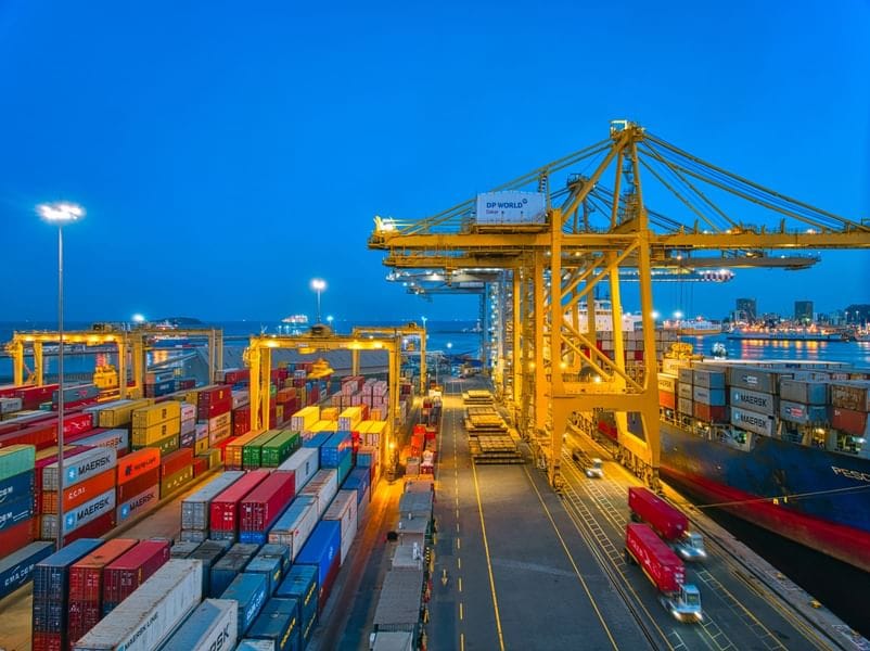 عوائد "موانئ دبي العالمية" خلال النصف الأول من 2024