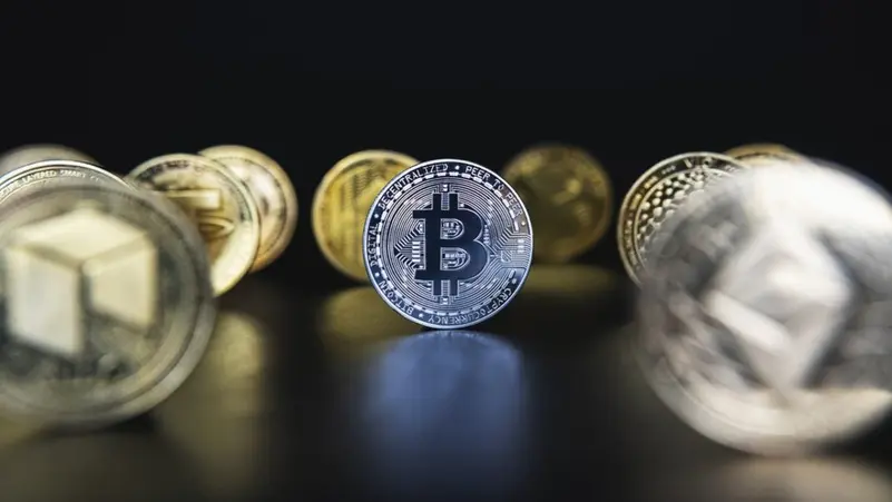 أعلى 10 عملات مشفرة من حيث القيمة السوقية