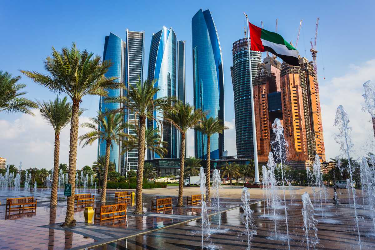 نمو القطاعات في إمارة أبوظبي بنهاية 2023